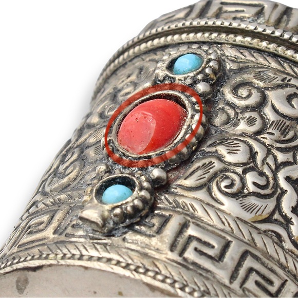 Vintage Tibetan Style Canister / Trinket Box Silver Tone Turquoise Coral Glass - Picture 6 of 6